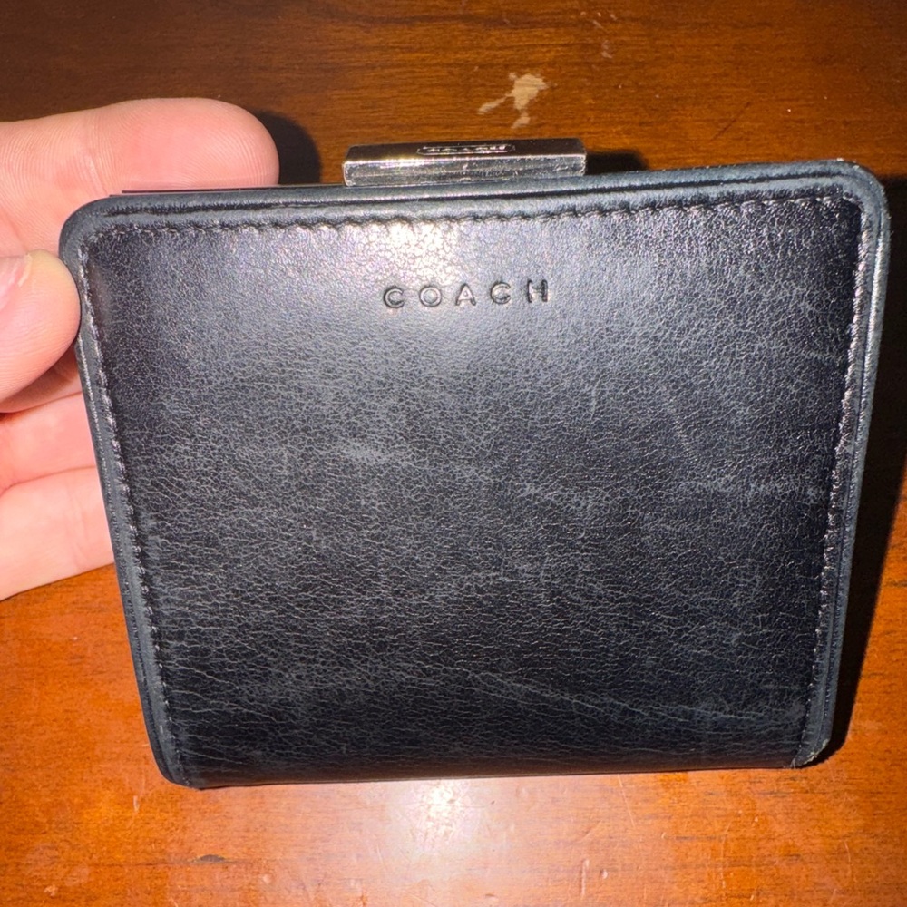 Coach Kisslock BiFold Wallet in Black VGVC